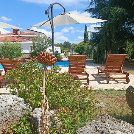 Hotel Holiday מלון Buici (Istria)