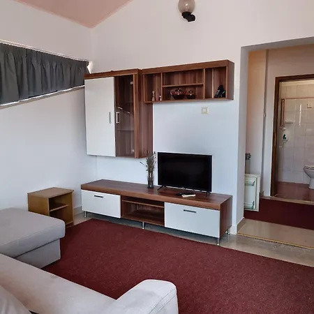 מלון Hotel Holiday