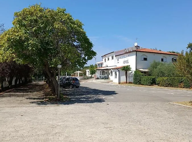 Hotel Holiday 3* Buici (Istria)