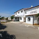 Hotel Holiday 3*