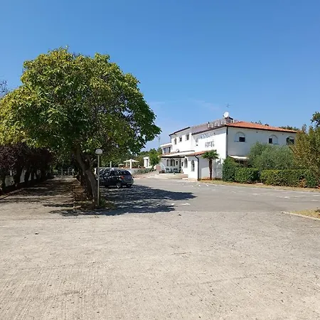 Hotel Holiday 3* Buici (Istria)