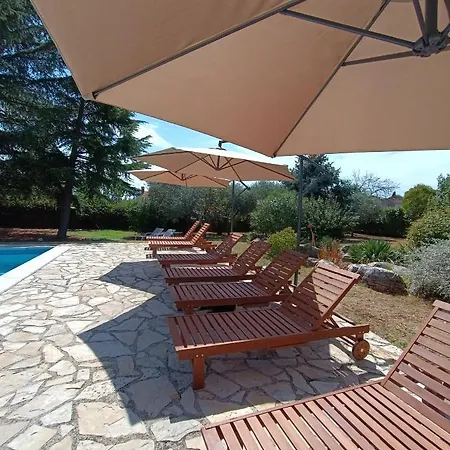 Hotel Holiday 3*