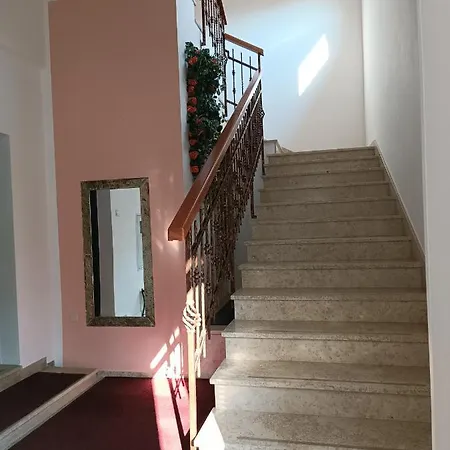 Hotel Holiday 3* Buici