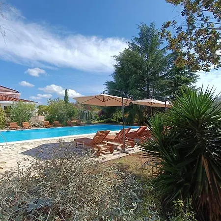 호텔 Hotel Holiday Buici (Istria)