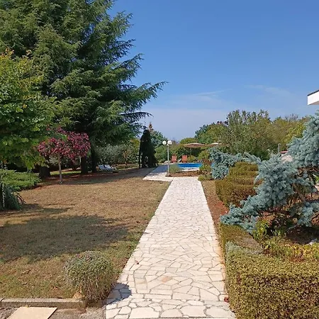 호텔 Hotel Holiday Buici (Istria)