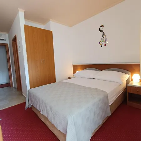 Hotel Holiday Buici