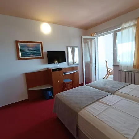 Hotel Holiday 3* Buici