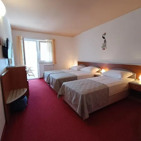 Hotel Holiday 호텔