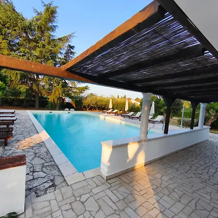 Hotel Holiday 3*