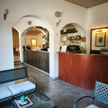 Hotel Holiday 3*