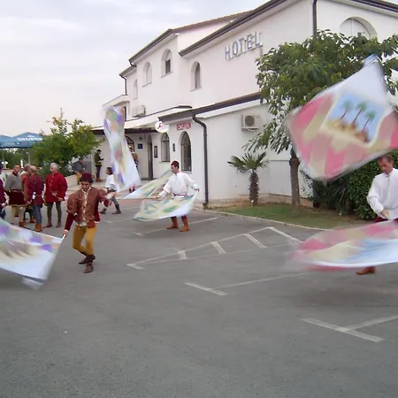 Hotel Holiday 酒店 Buici (Istria)