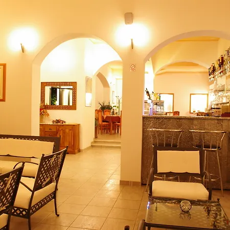 Hotel Holiday 3*