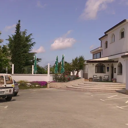 Hotel Holiday Buici