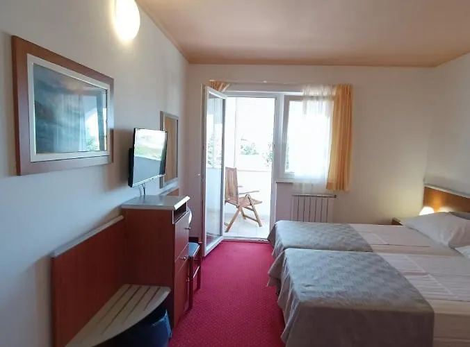 Hotel Holiday 酒店
