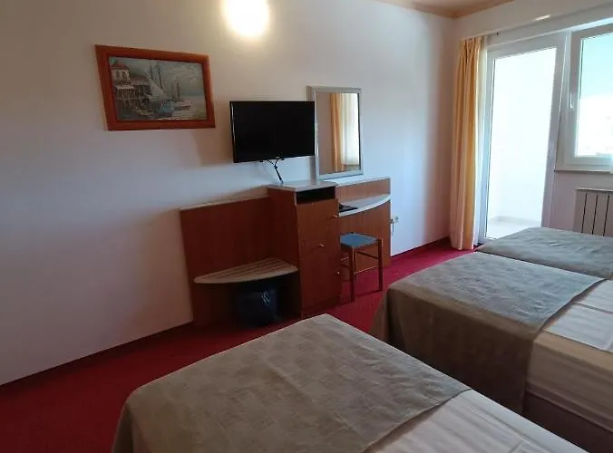 Hotel Holiday 酒店