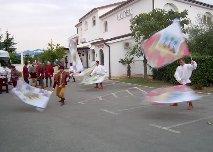 Hotel Holiday 酒店 Buici (Istria)